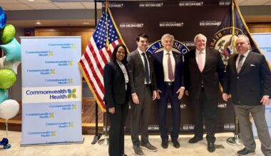 Oz, Bresnahan tour Regional Hospital of Scranton with officials from new owners Tenor Health