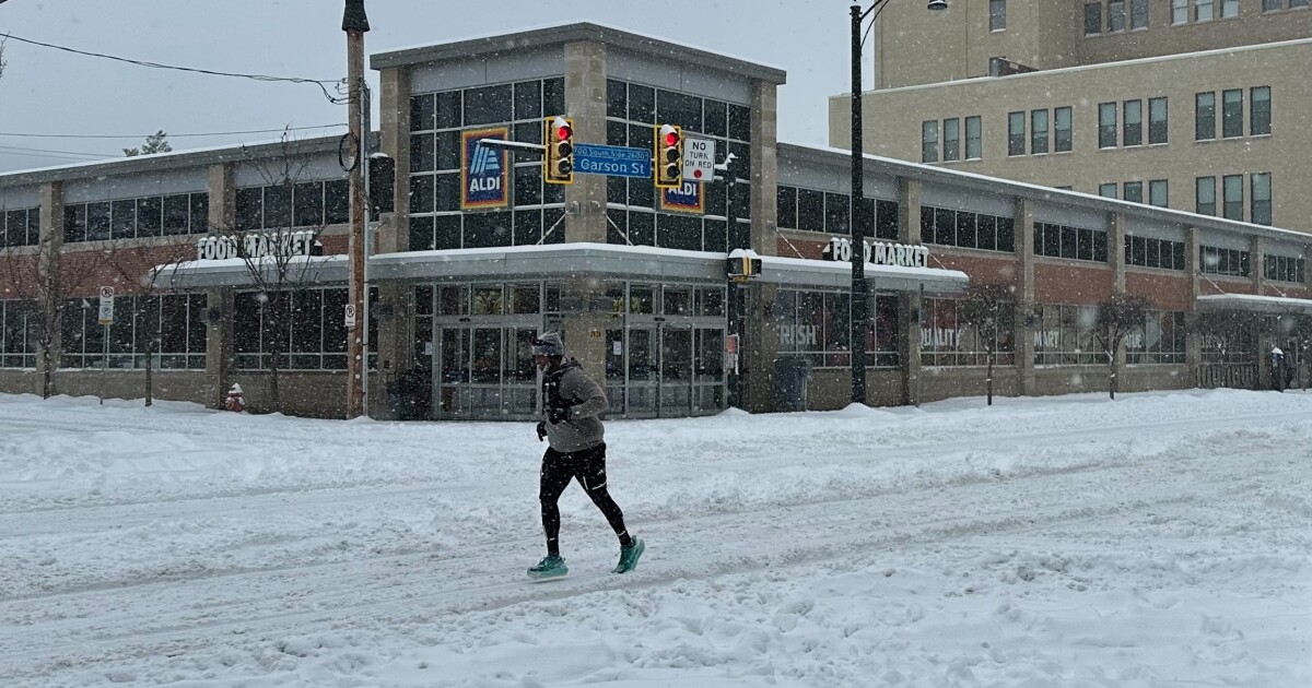 Pittsburgh city councilor wants faster sidewalk, bus stop snow removal