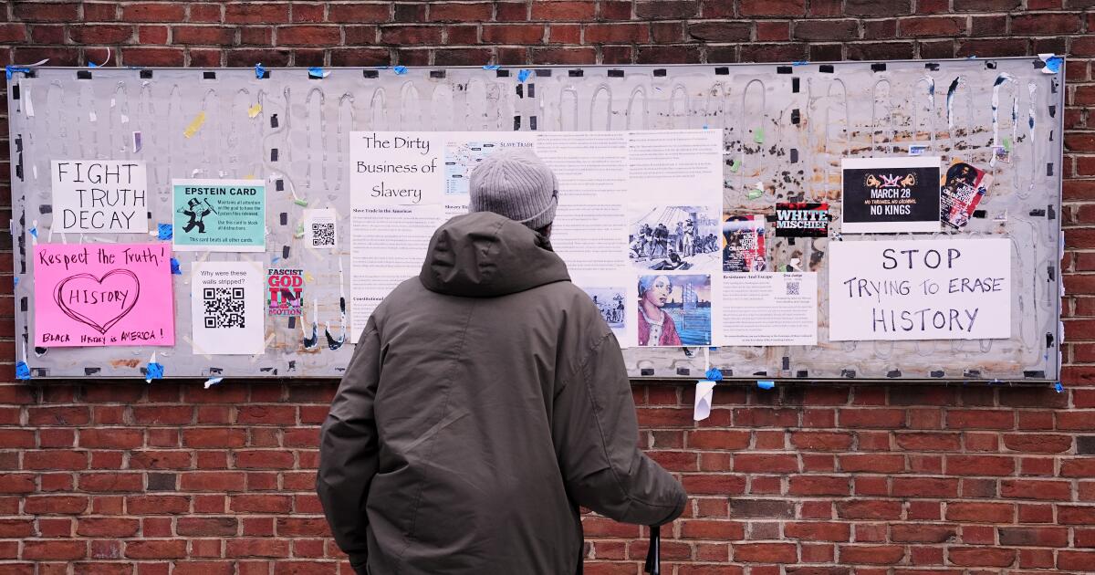 Judge orders slavery exhibits restored at George Washington's Philadelphia home