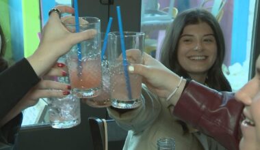 Warm weather in Philadelphia brings boost for businesses and couples