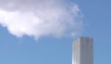 Philadelphia faces waste contract deadline as Chester incinerator debate intensifies