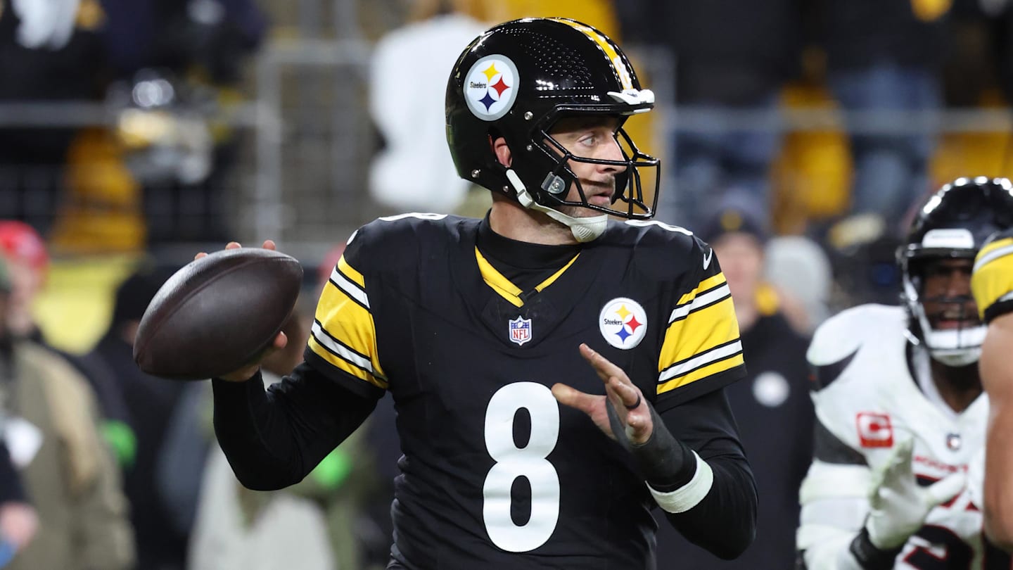 Steelers Predicted to Lose Aaron Rodgers to Dark Horse Team