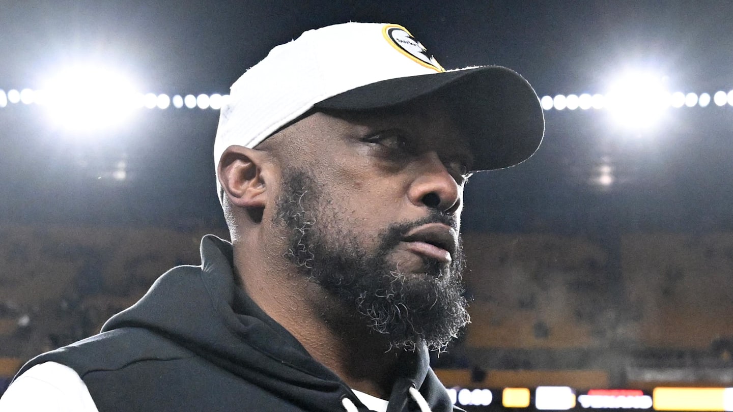 Pittsburgh Steelers head coach Mike Tomlin