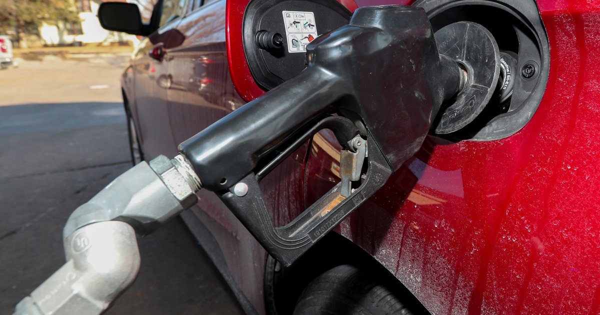 Gas prices surpass $4 per gallon in Philly metro area