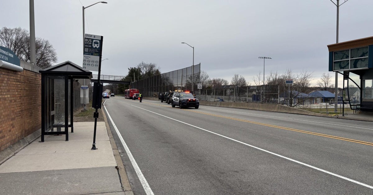 1 person in critical condition after shooting on bus near Homewood Station, police say