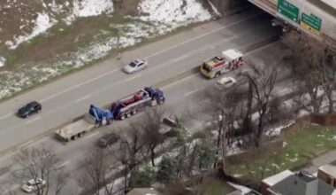 Parkway East crash near Squirrel Hill Tunnel causes backups
