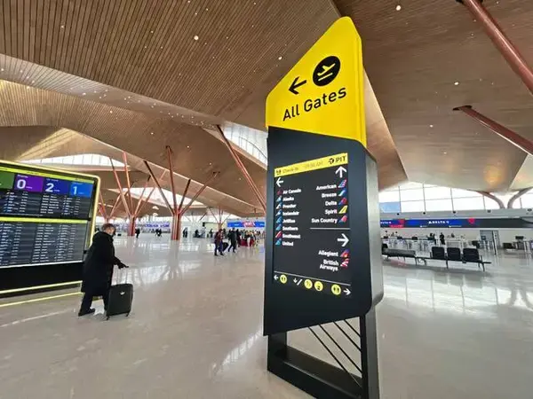 Driverless shuttle proposed to replace parking lot buses at Pittsburgh International Airport