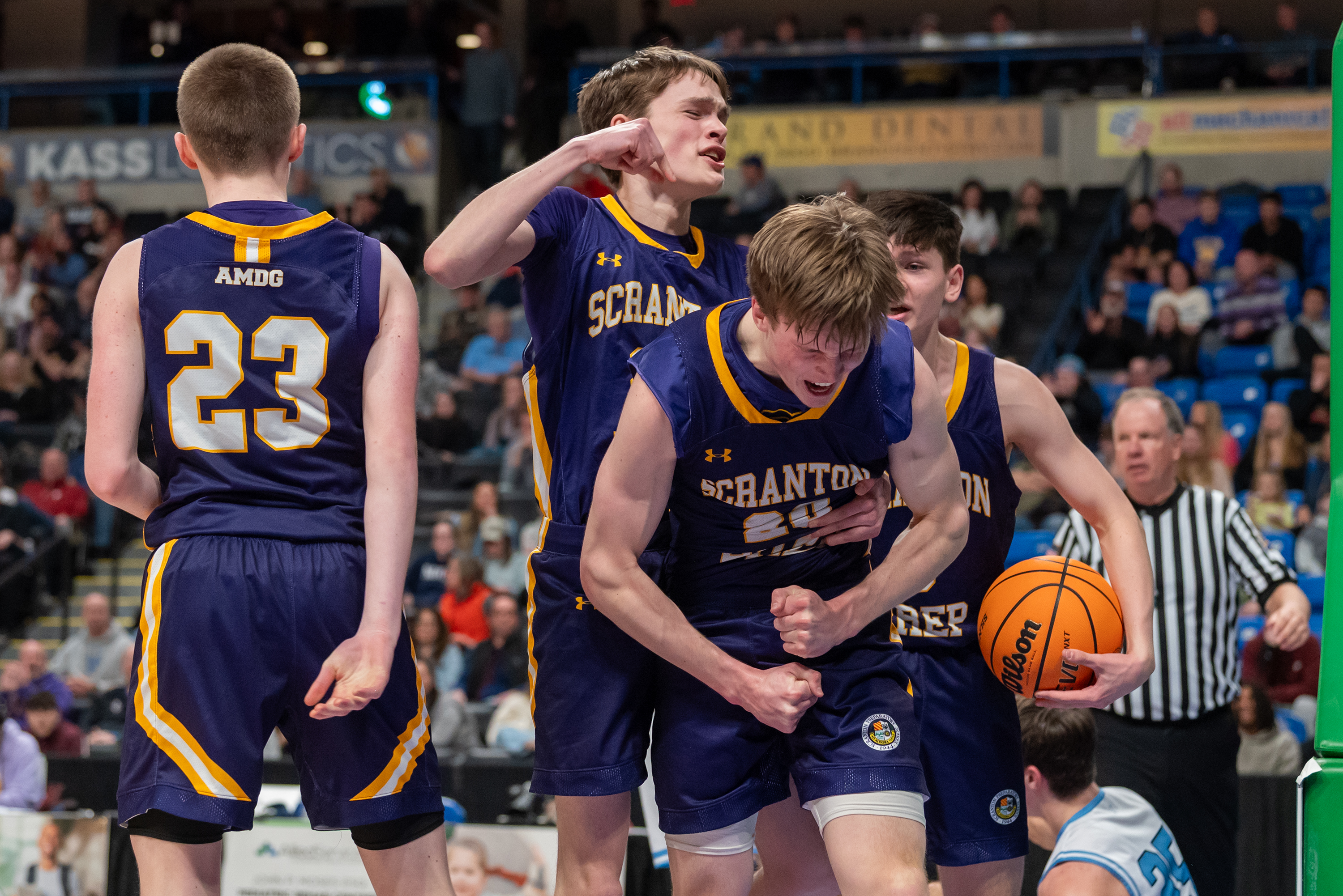 Scranton Prep players celebrate during the D2 Class 4A boys...