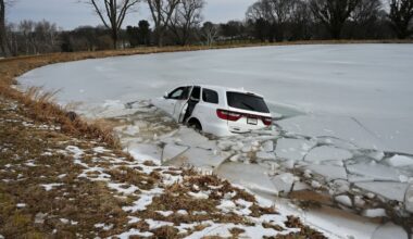 Man abandons car in a frozen pond at Pennsylvania country club – NBC10 Philadelphia
