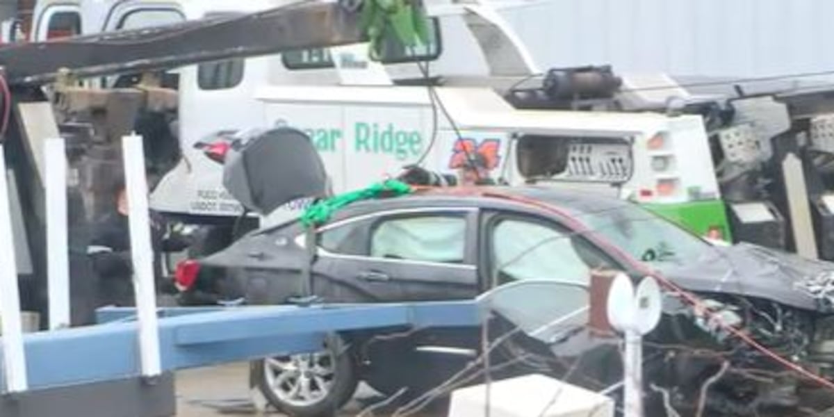 2 women die after car crashes into Lake Erie at Lorain marina