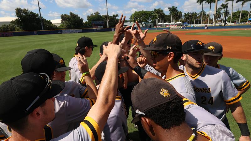 Baseball Falls in 10th in Series Finale at FAU