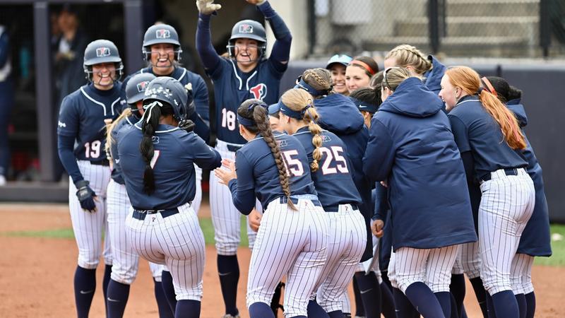 Softball Completes Sweep of Saint Peter's, 8-0