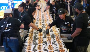 PHL sets world record with ‘longest line of cheesesteaks’ – NBC10 Philadelphia