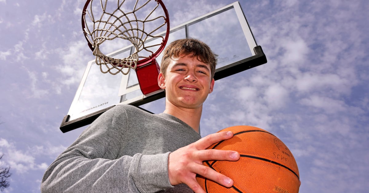 March Madness: An eighth grader from Pittsburgh is all alone with a perfect women’s NCAA bracket