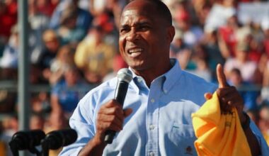 Legendary NFL Photographer Brings Gallery to Pittsburgh