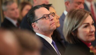 The National Desk dark theme brand icon