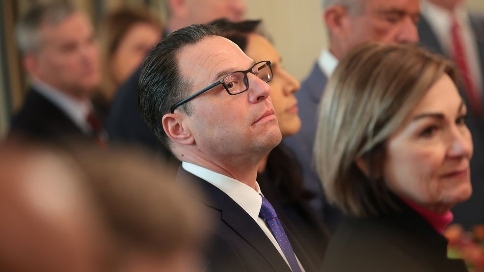 The National Desk dark theme brand icon