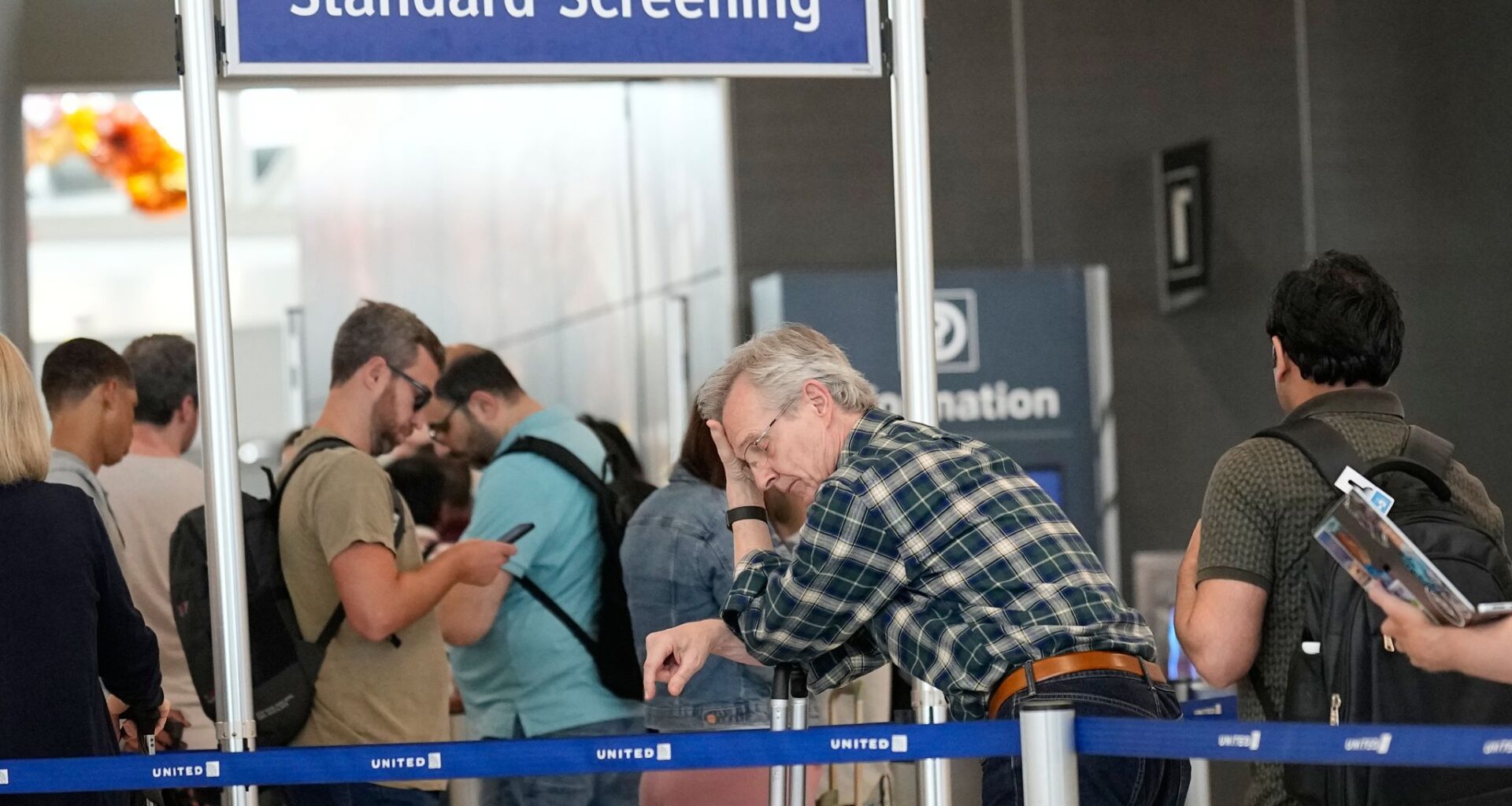 What to know about Trump's order to pay TSA officers and its impact on airport security lines