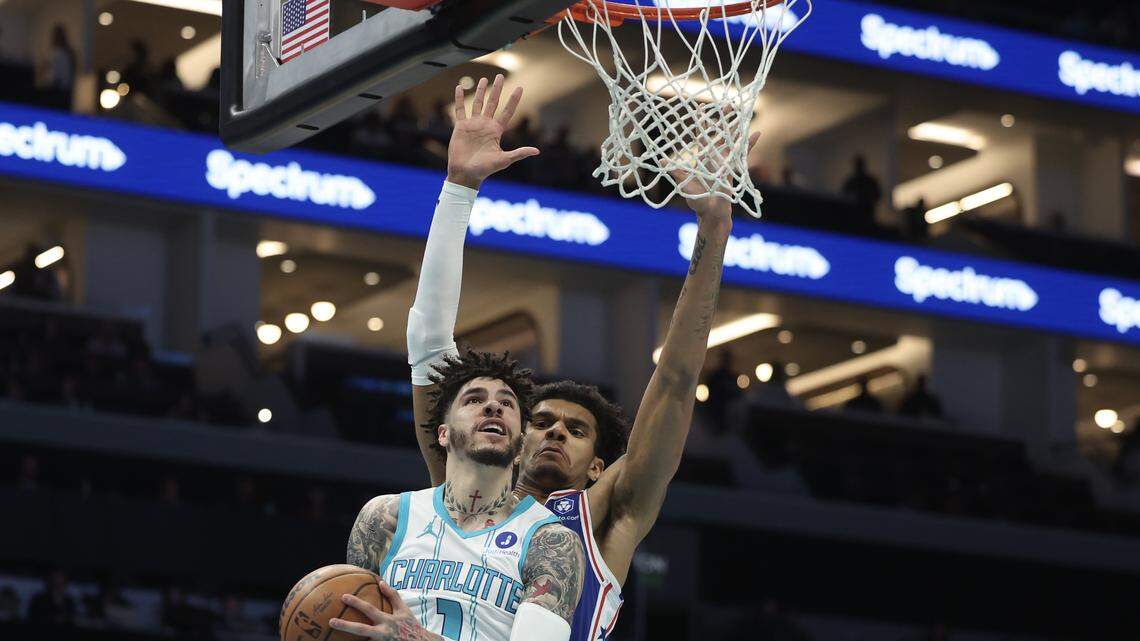 Hornets falter down stretch in loss to Philadelphia
