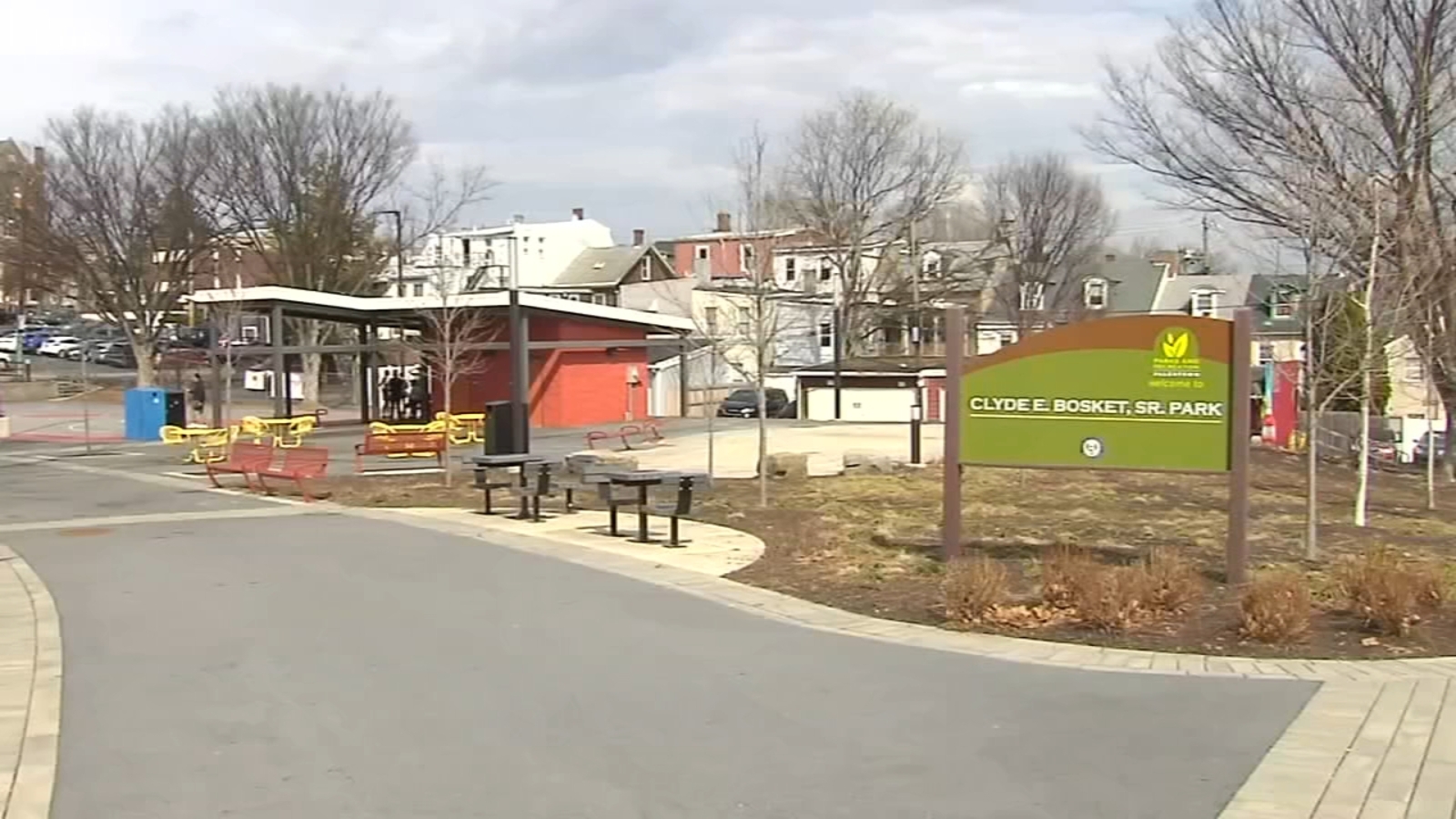 Multiple fights erupt after hundreds of teens gather at Allentown park