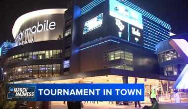 March Madness crowds bring energy and excitement to Philadelphia