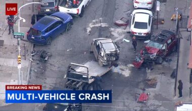 2 people seriously hurt in multi-vehicle crash in North Philadelphia