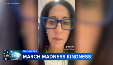 Mom goes viral after helping stranded student get home from NCAA tournament game in Philadelphia