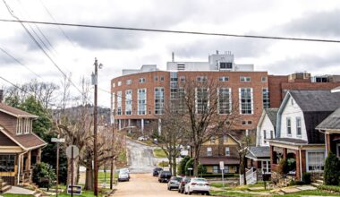 Contact talks bog down at Pittsburgh-area hospital, picketing planned