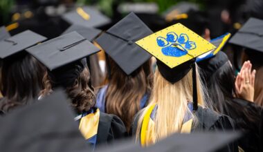 Sign up to lend a hand at Pitt’s spring commencement on May 3