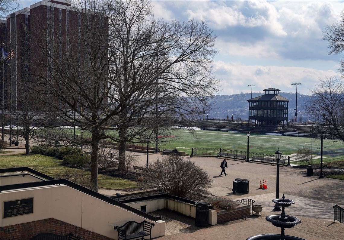 ‘The best course I’ve taught’: Duquesne business students, faculty volunteer to help with taxes