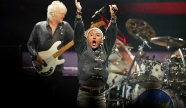 Journey soars, shreds and stumbles on its Final Frontier Tour