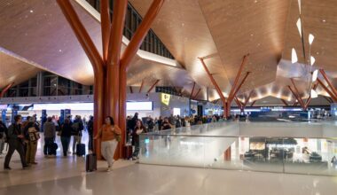 TSA lines — and worker discontent — growing as DHS shutdown stretches into second month