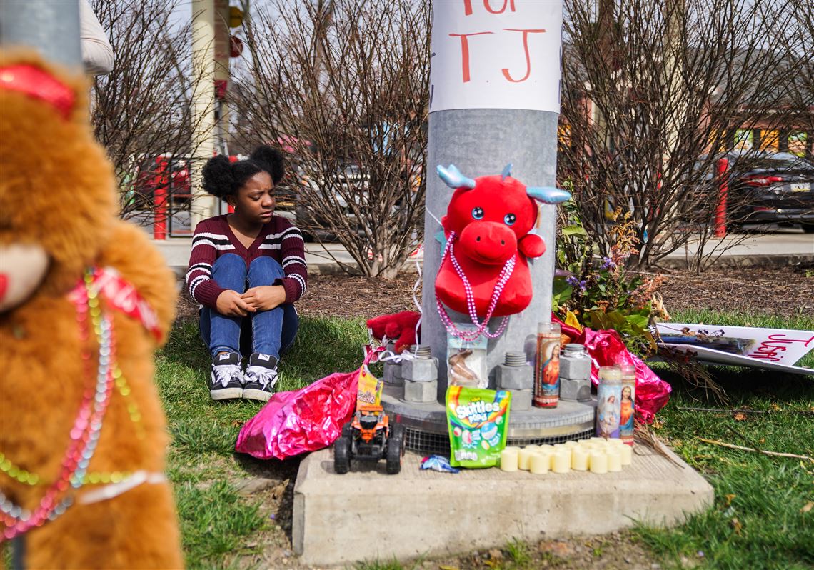 Police in West Mifflin clash with demonstrators marching for Terrel Byars Jr.