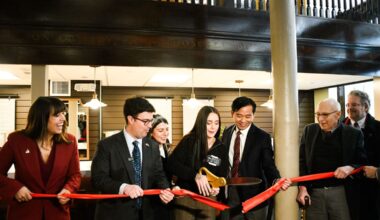 Downtown Pittsburgh welcomes new candle bar