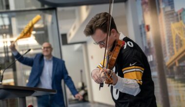 Holographic musicians to greet travelers at Pittsburgh International during NFL Draft