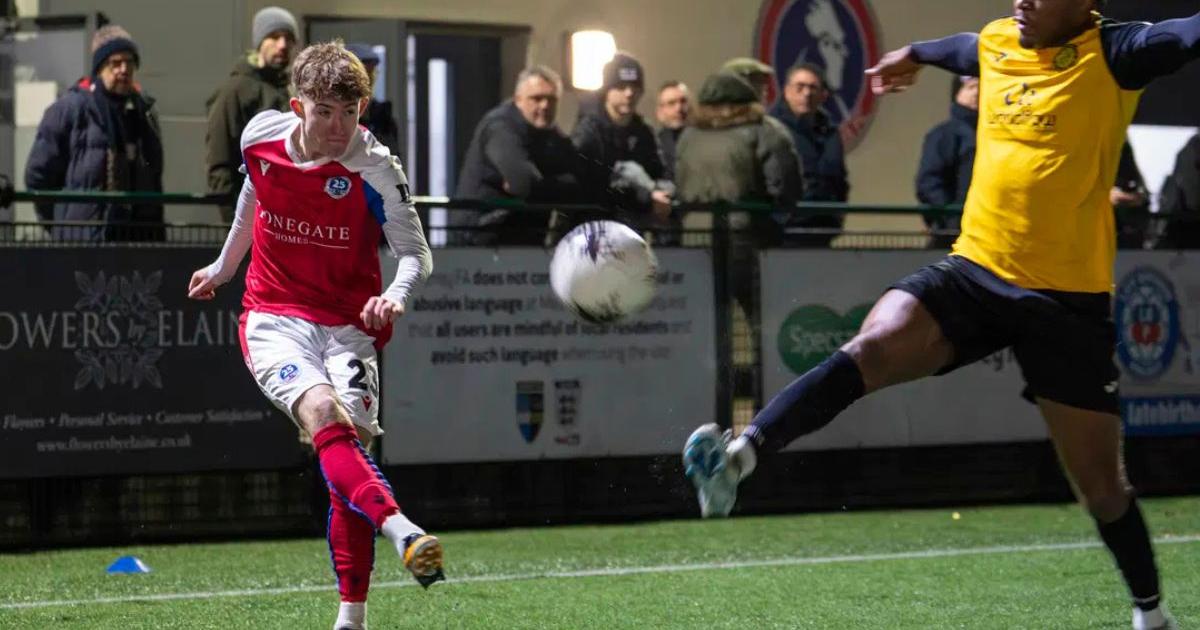 Reading FC want midfielder on trial with Charlton Athletic