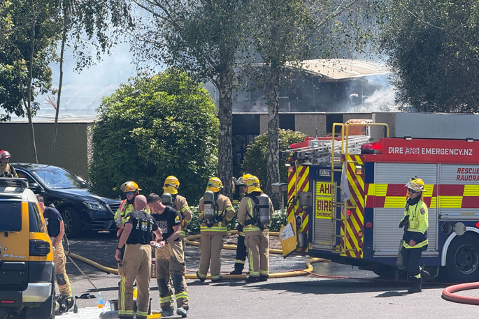 SunLive - Thick smoke over Bethlehem after house fire