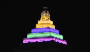 Man admits to climbing Pittsburgh's Gulf Tower, returning to retrieve hoodie