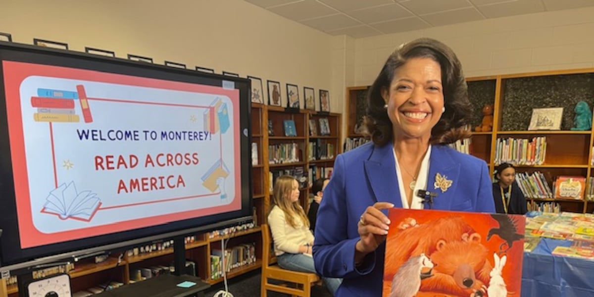 Roanoke City Schools Superintendent celebrates Read Across America Day