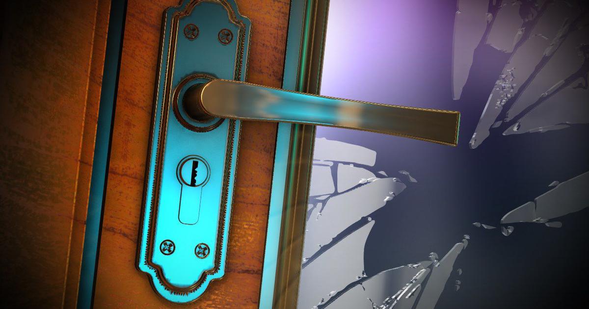 Hombre enfrenta cargos por robar casas de personas fallecidas | Noticias