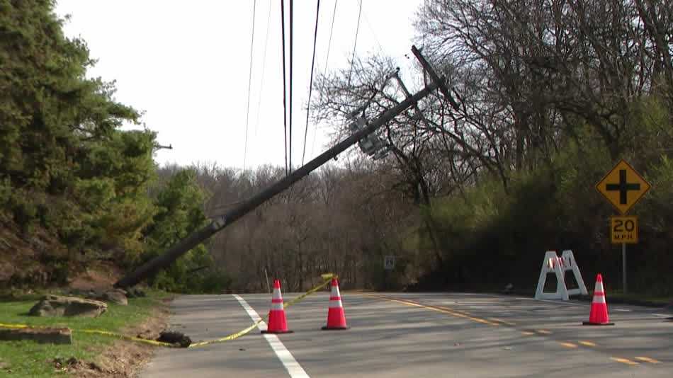 Pennsylvania power crews continue to work and restore power to thousands