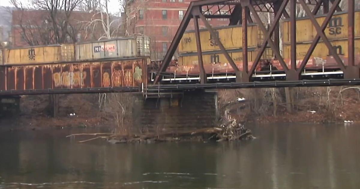 Concerned citizen's 911 call leads Bethlehem police to teen stranded in Lehigh River | Bethelehm Area