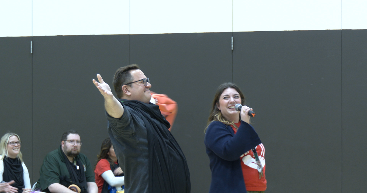 Union City Elementary Concludes Annual Masked Reader Event | News