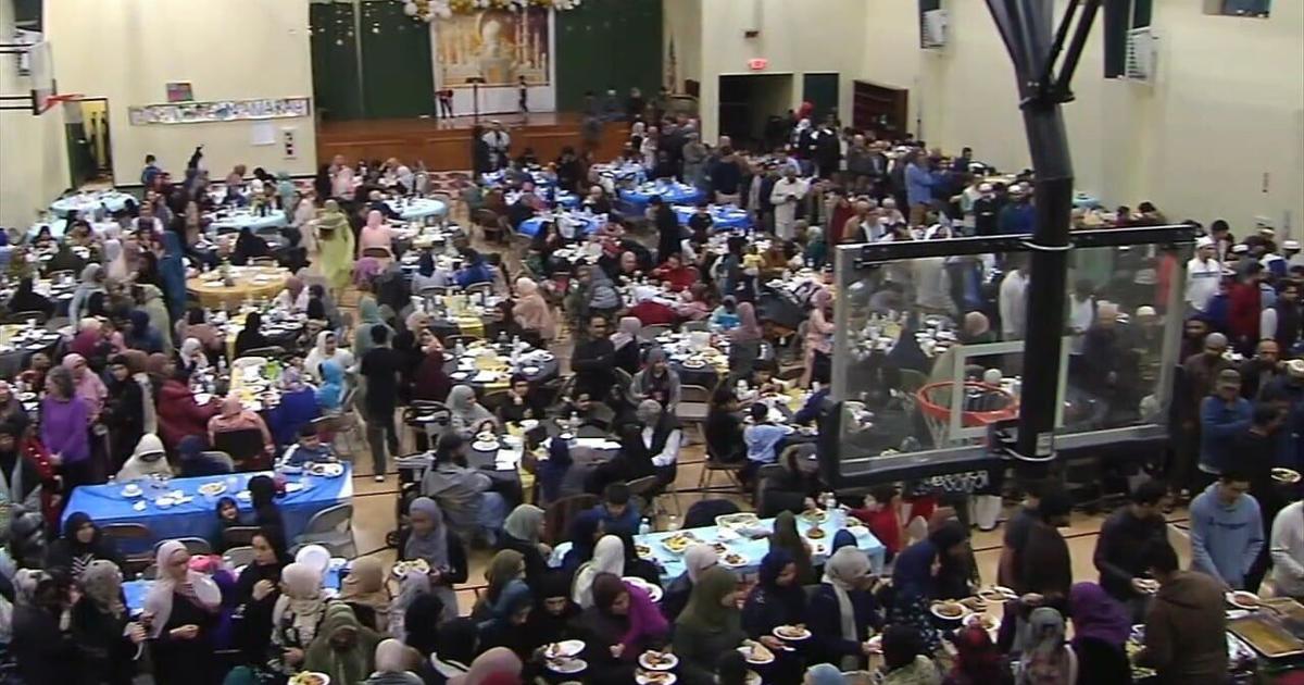 ‘Pray for Peace’: Theme of global harmony takes center stage at Whitehall Iftar | Allentown Area