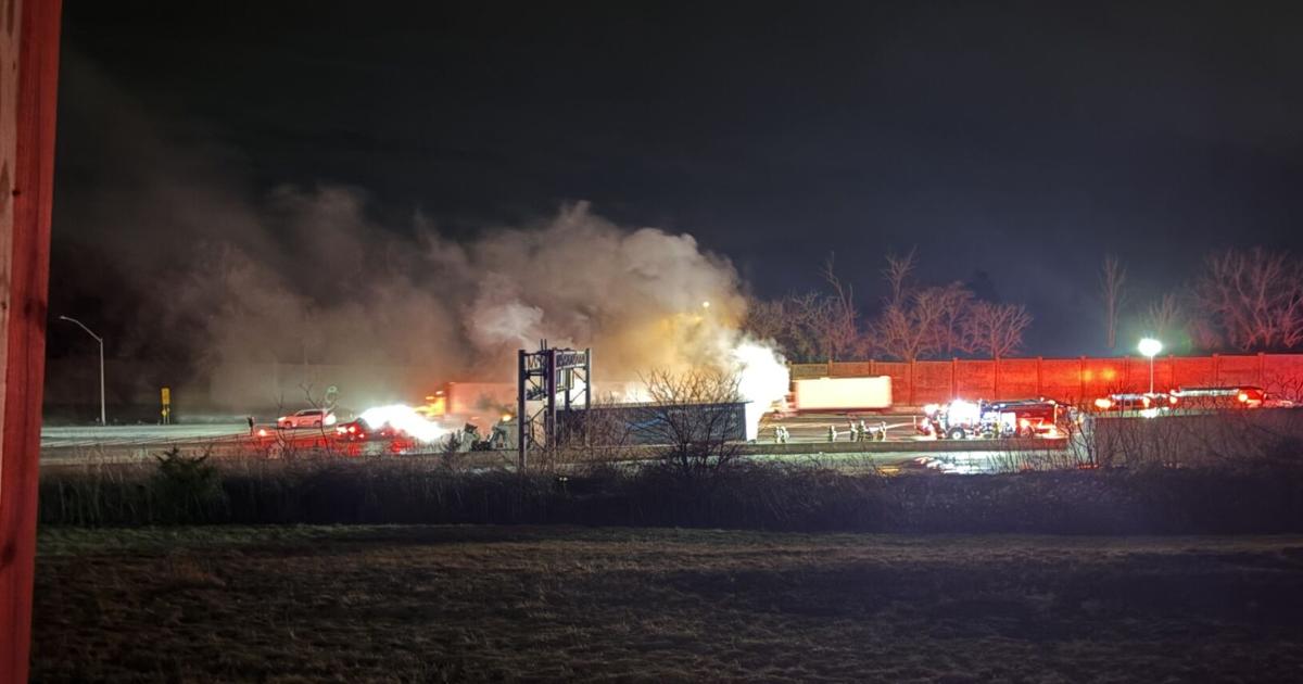 Tractor trailer fire shuts down lane on I-78 in Upper Saucon Township | Allentown Area