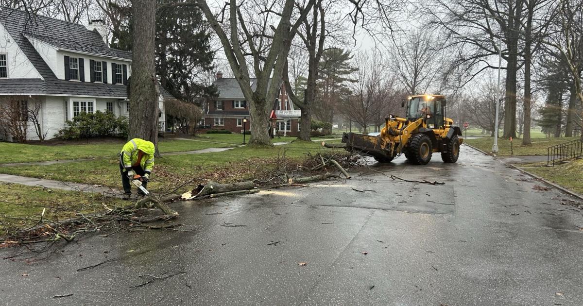 City of Erie Streets Department Cleans Up After Storm | Local News