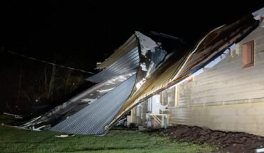Winds rip roof off of part of strip mall in Coopersburg | Lehigh Valley Regional News