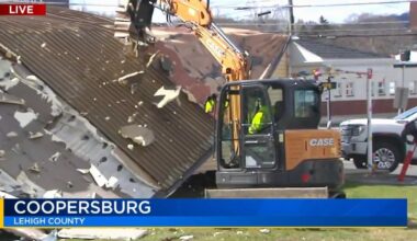 Restaurant temporarily closed after winds rip roof off of part of strip mall in Coopersburg | Lehigh Valley Regional News
