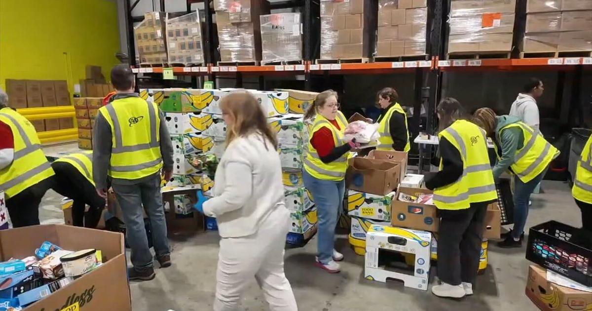 Giant donates 200 hams to Helping Harvest Food Bank in Reading | Reading Area