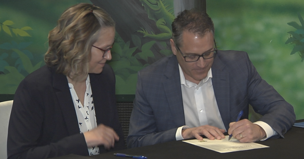 Erie Zoo and Erie Events Sign Partnership Agreement and Look to the Future | News